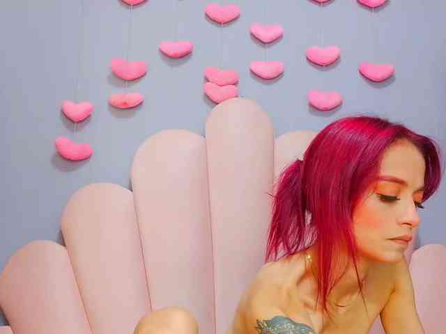 LUCY_MILLER webcam