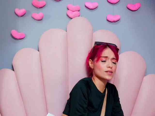 LUCY_MILLER webcam