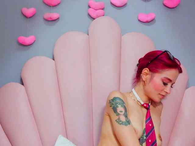 LUCY_MILLER webcam