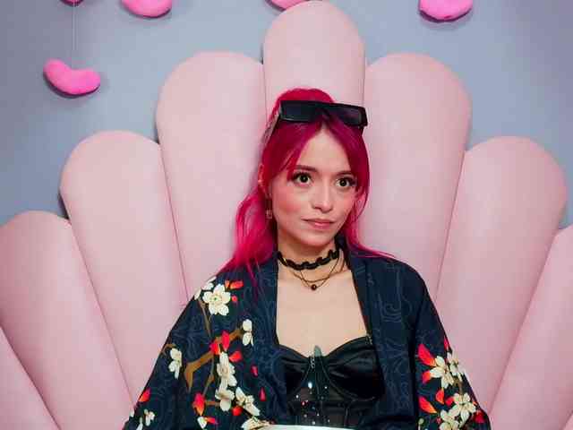 LUCY_MILLER webcam