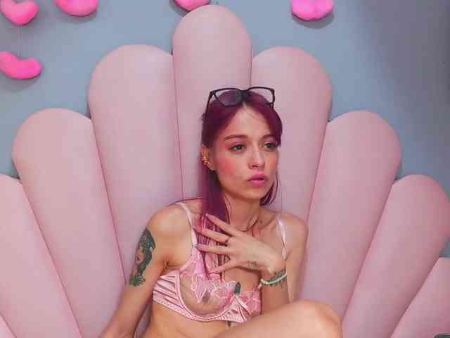 LUCY_MILLER webcam
