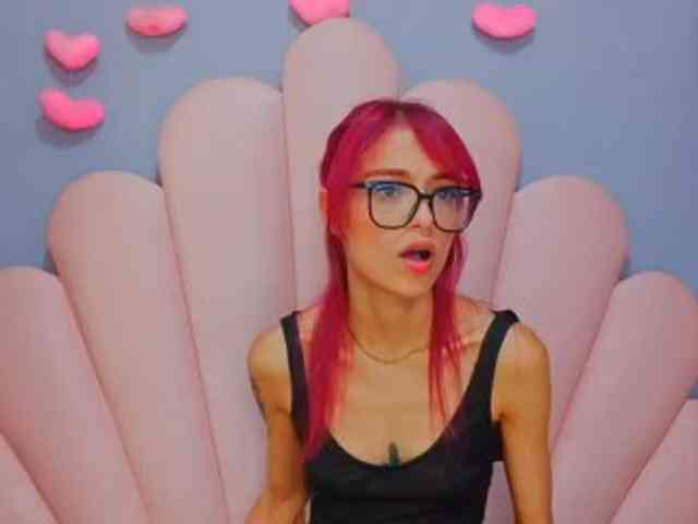 LUCY_MILLER webcam