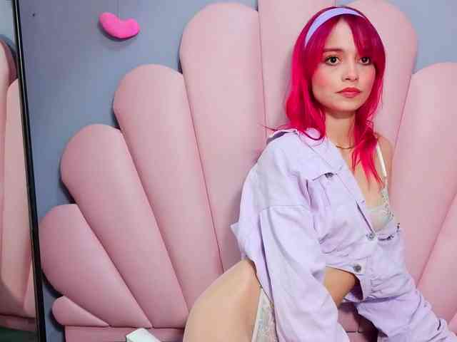 LUCY_MILLER webcam