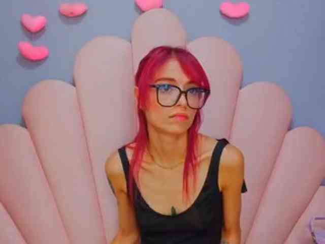 LUCY_MILLER webcam