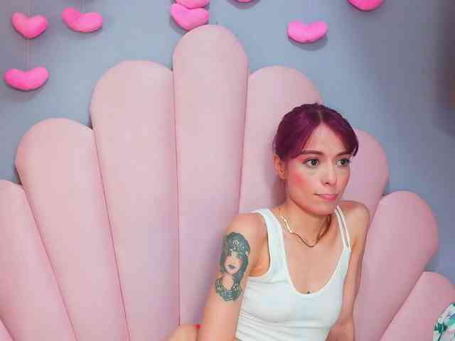 LUCY_MILLER webcam