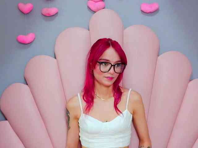 LUCY_MILLER webcam