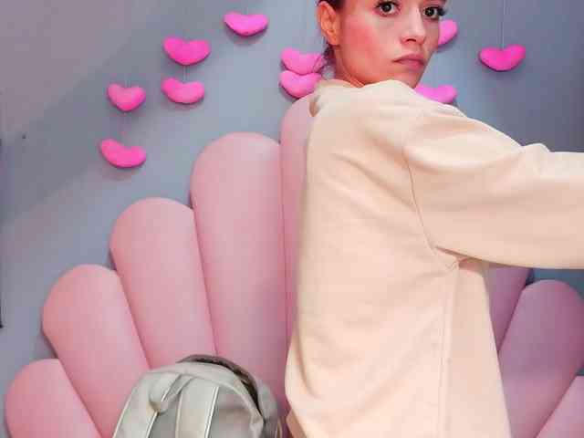 LUCY_MILLER webcam