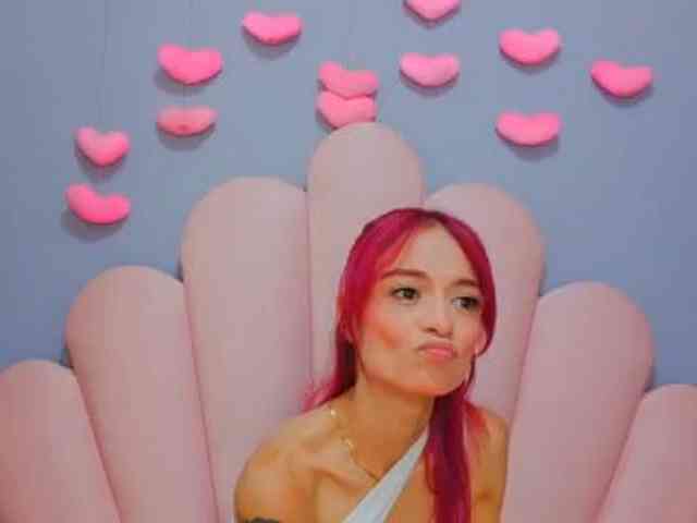 LUCY_MILLER webcam