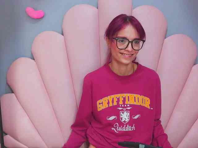 LUCY_MILLER webcam