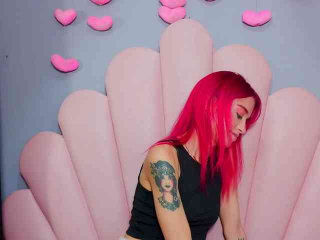 LUCY_MILLER webcam