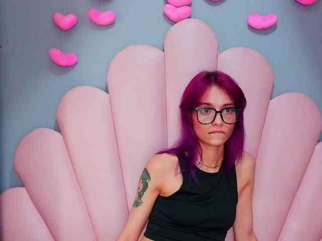 LUCY_MILLER webcam