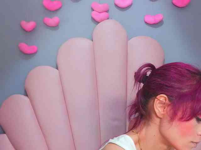 LUCY_MILLER webcam