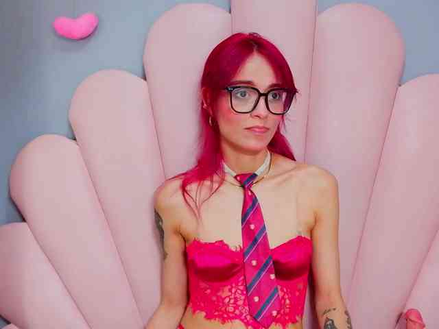 LUCY_MILLER webcam