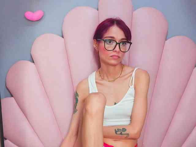 LUCY_MILLER webcam