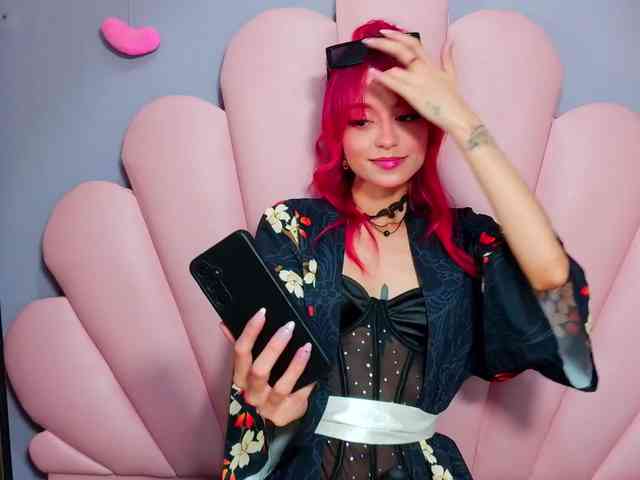LUCY_MILLER webcam