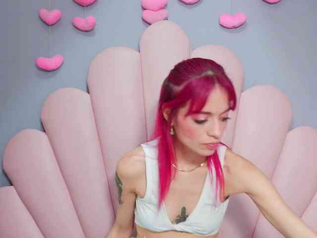 LUCY_MILLER webcam
