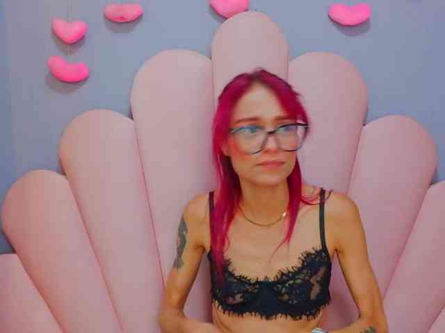 LUCY_MILLER webcam