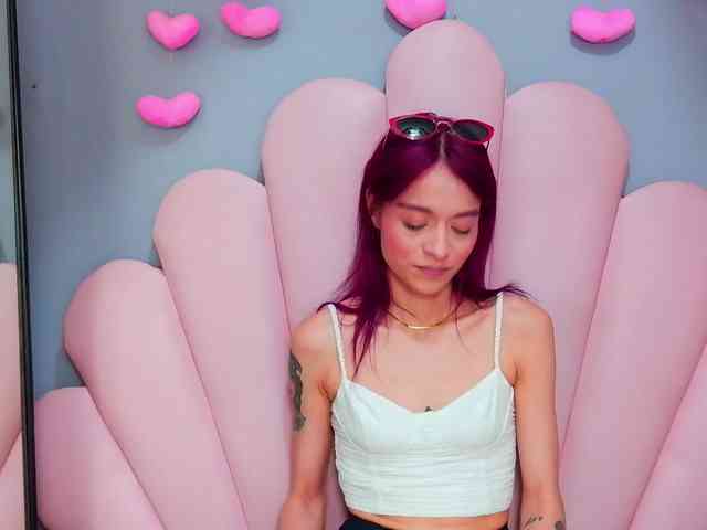 LUCY_MILLER webcam