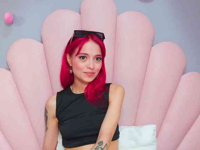 LUCY_MILLER webcam