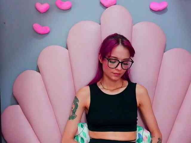 LUCY_MILLER webcam