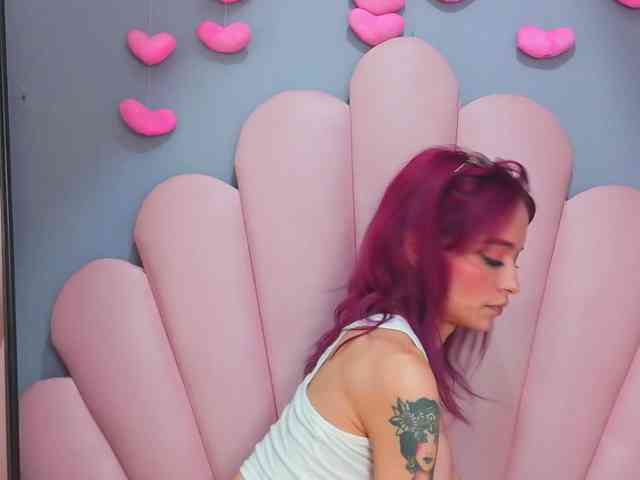 LUCY_MILLER webcam