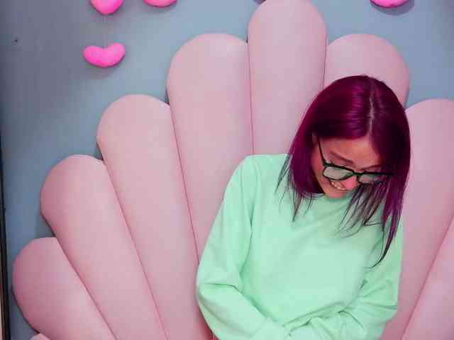 LUCY_MILLER webcam