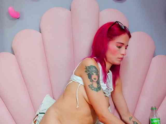 LUCY_MILLER webcam