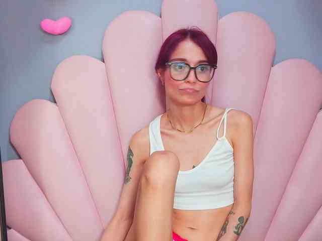 LUCY_MILLER webcam