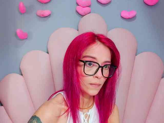 LUCY_MILLER webcam