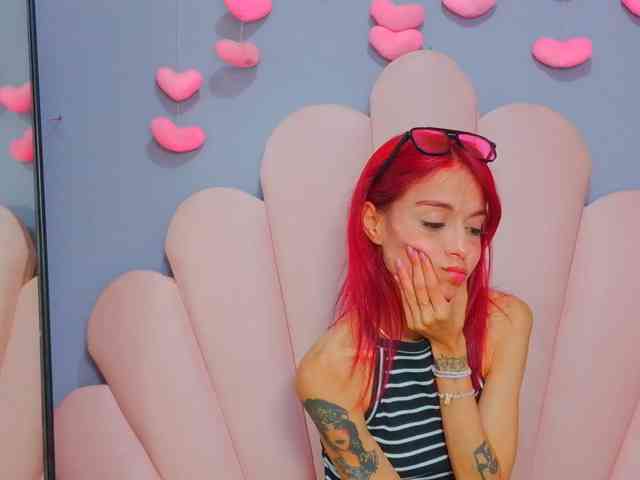 LUCY_MILLER webcam