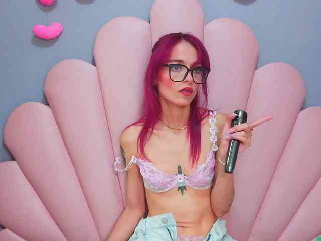 LUCY_MILLER webcam