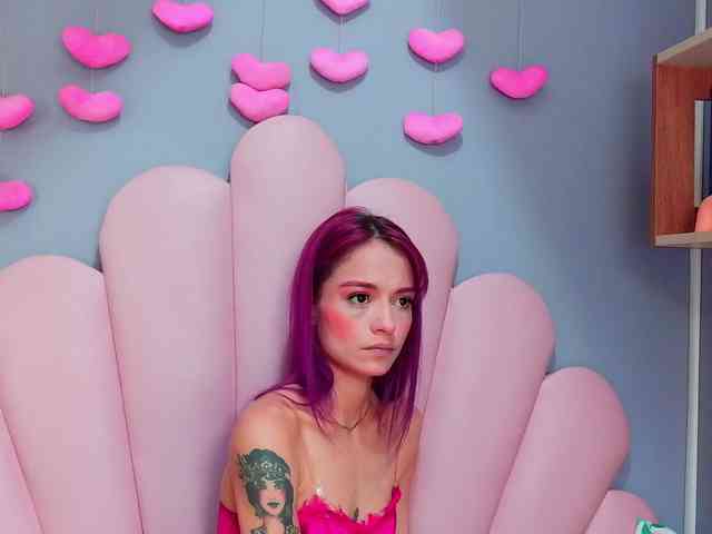 LUCY_MILLER webcam