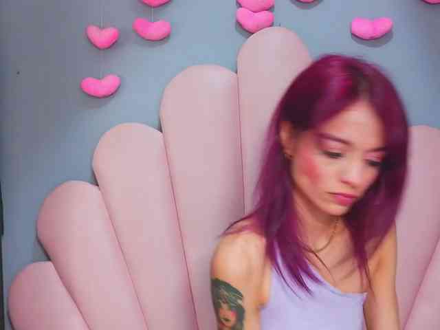 LUCY_MILLER webcam