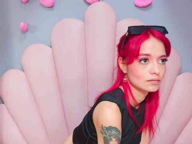 LUCY_MILLER webcam
