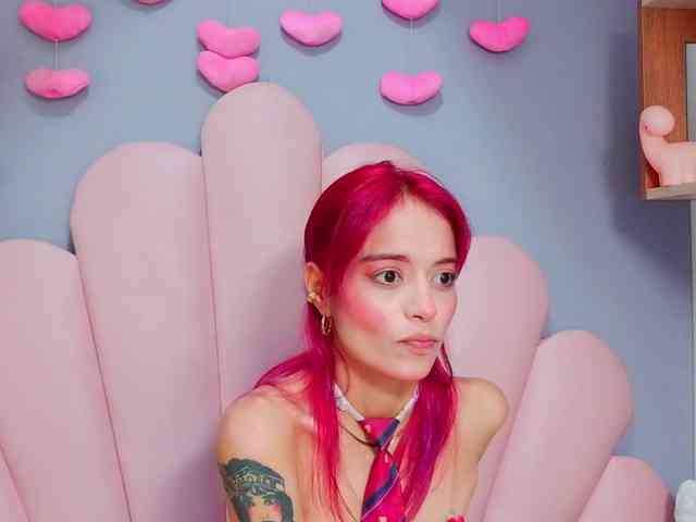 LUCY_MILLER webcam