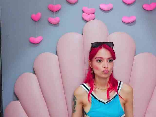 LUCY_MILLER webcam
