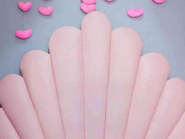 LUCY_MILLER webcam