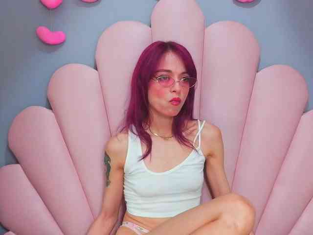 LUCY_MILLER webcam