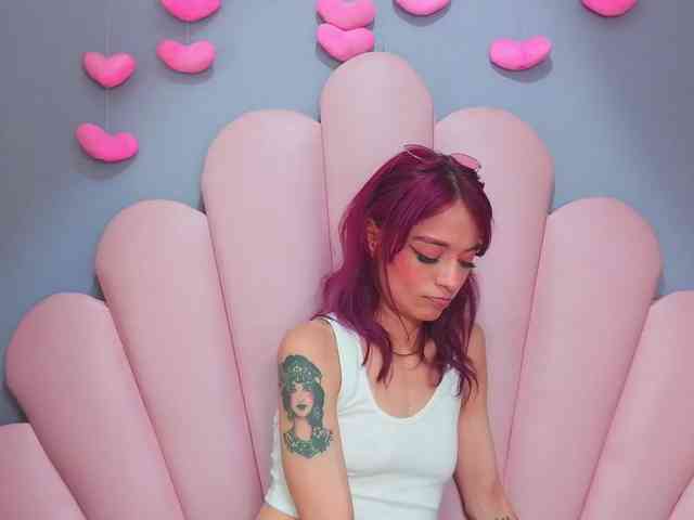 LUCY_MILLER webcam