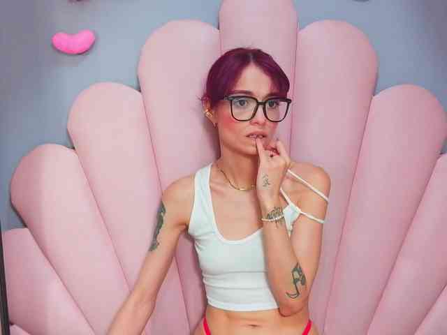 LUCY_MILLER webcam