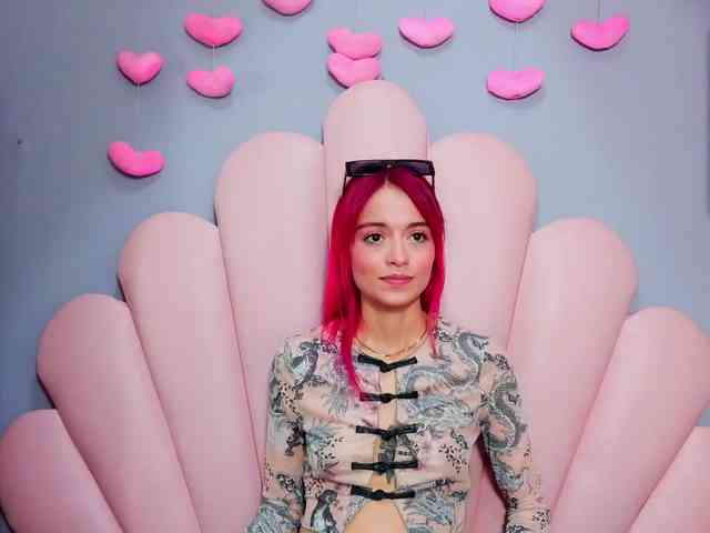 LUCY_MILLER webcam