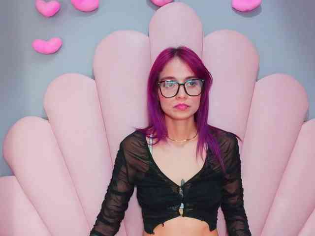LUCY_MILLER webcam