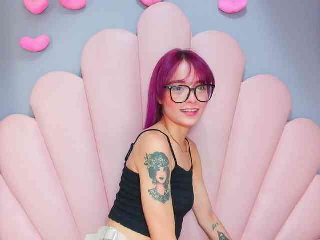 LUCY_MILLER webcam