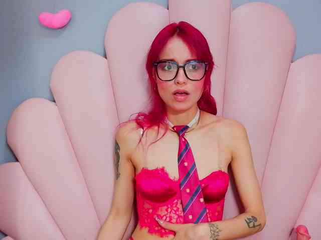 LUCY_MILLER webcam