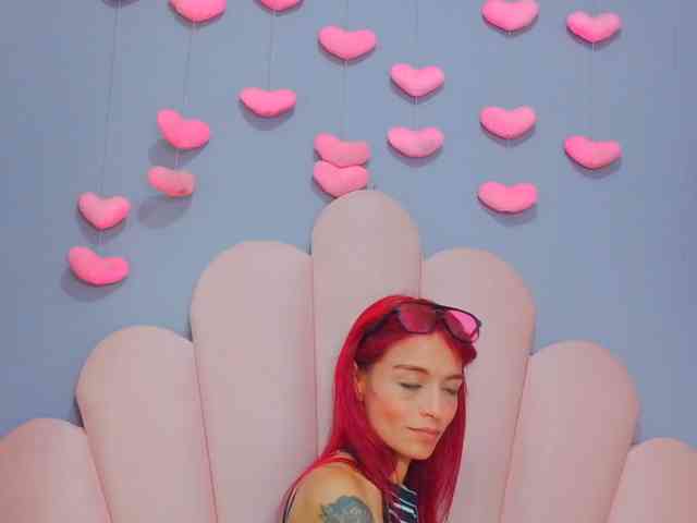 LUCY_MILLER webcam
