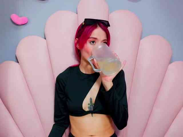 LUCY_MILLER webcam
