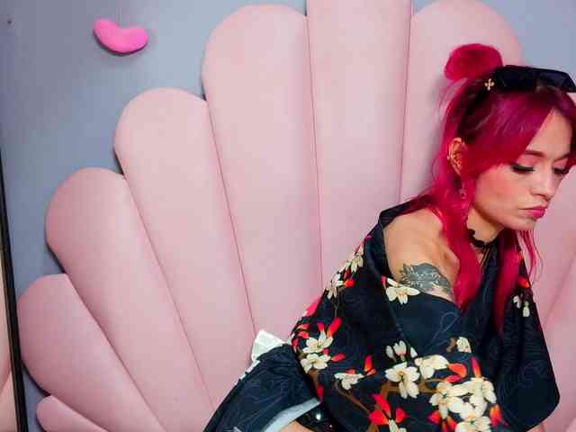 LUCY_MILLER webcam