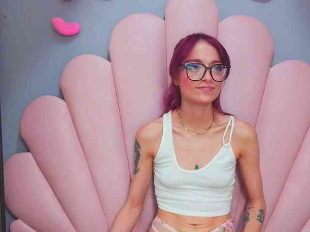 LUCY_MILLER webcam