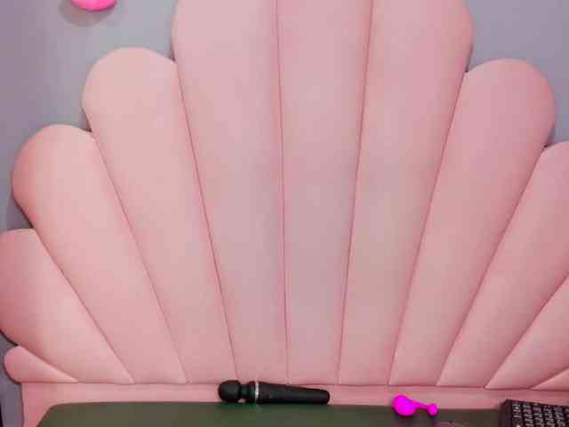 LUCY_MILLER webcam