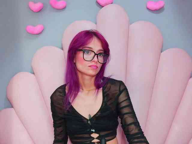 LUCY_MILLER webcam
